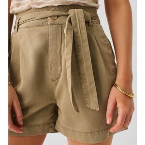 Faherty Arlie Tie Waist Shorts in Oakwood Khaki Size Small